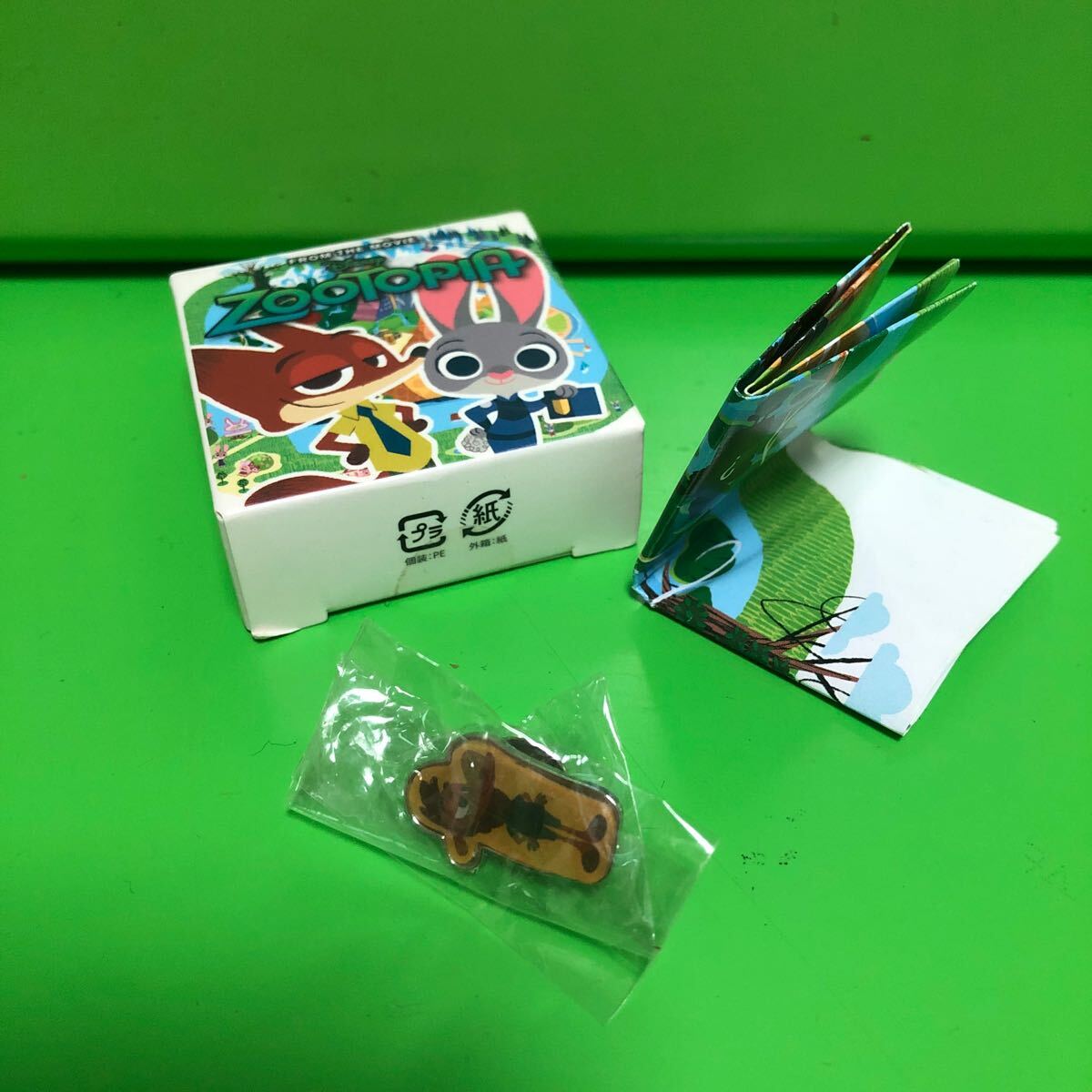 ディズニーストア ズートピア ピンバッジ ピンズ【新定形外郵便送料140円】キーホルダー_画像1