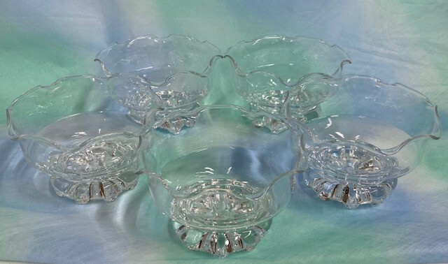 【新品同様】 東洋佐々木ガラス デザートグラス 脚付 5個セット 昭和レトロ 花びら型 アイスカップ ガラス　24ひ401_画像2