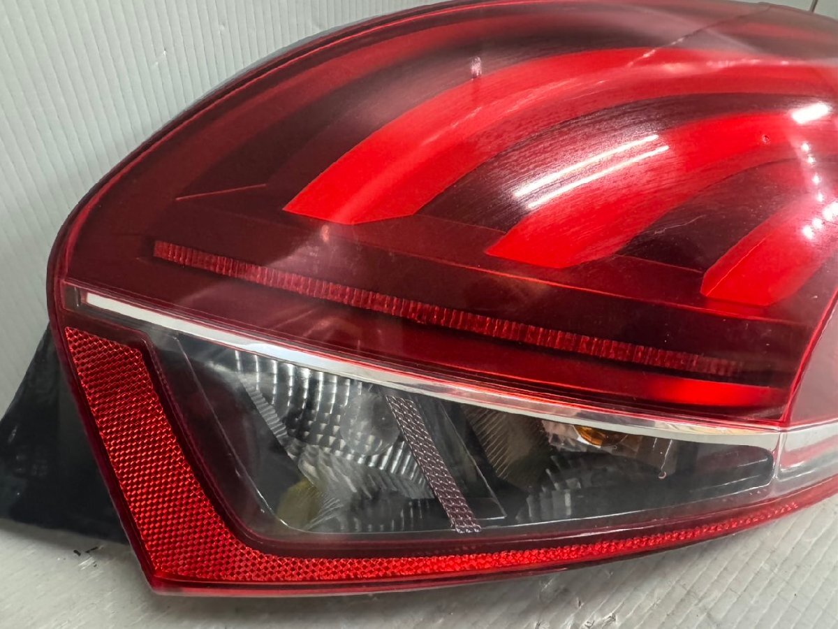 プジョー 208 右H (A9HN01) 純正 破損無(wú) 動(dòng)作保証 テールランプ テールライト 左右 右 左 Peugeot p051089