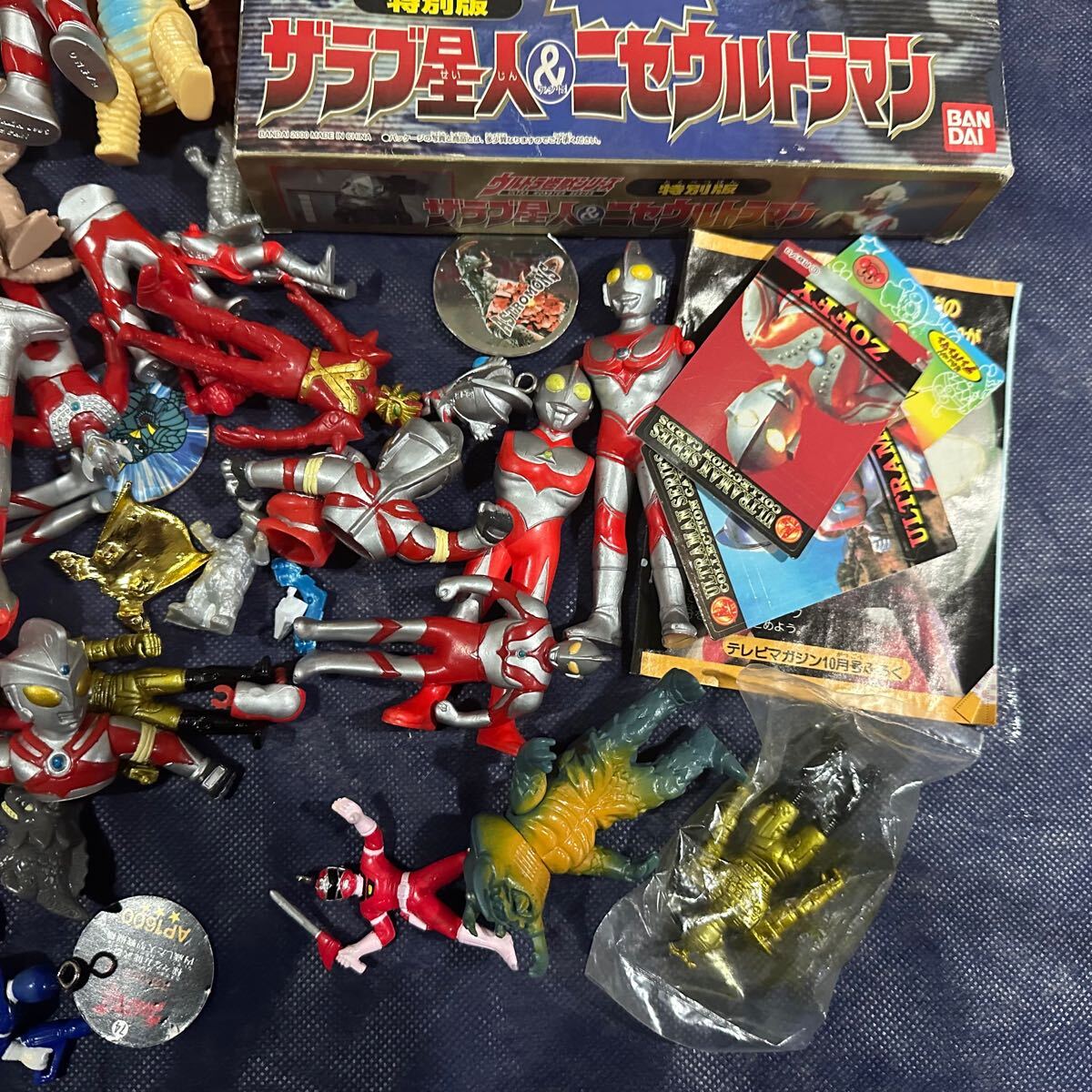 仮面ライダー　戦隊モノ　ウルトラマン　フィギュアまとめ売り　　100体 仮面ライダー 戦隊モノ ウルトラマン フィギュアまとめ売り 100