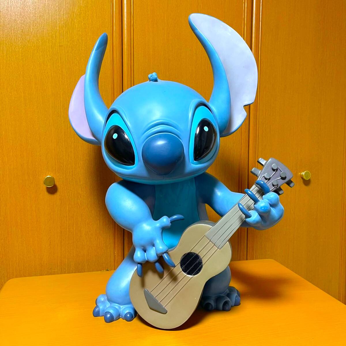 激レア リロ&スティッチ Lilo & Stitch ギター ビッグ 激レア リロ&スティッチ Lilo & Stitch ギター ビッグ