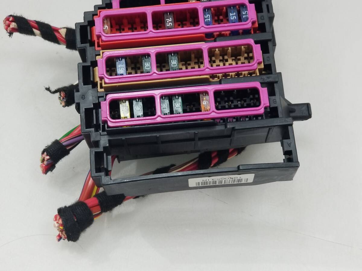 アウディ A4 8KCDN セダン 2.0T 純正 ヒューズボックス 8K0 971 845 A 確認(rèn)済み 【T10】