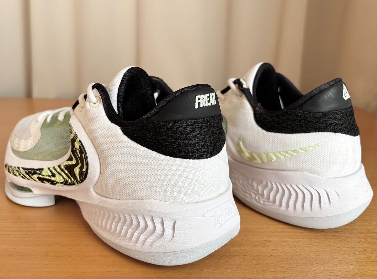 ナイキNIKEヤニスZOOM FREAKズームフリーク4バスケットボール ナイキNIKEヤニスZOOM FREAKズームフリーク4バスケットボール