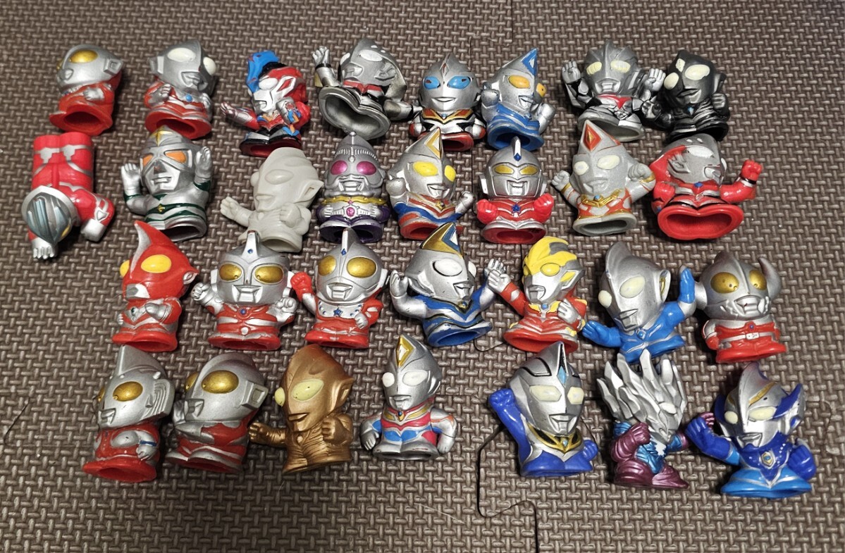 バンダイ製 指人形 ガシャポン ウルトラマン 戦闘機など 30個セット (ゼロ、ティガ、エース、メビウスなど)