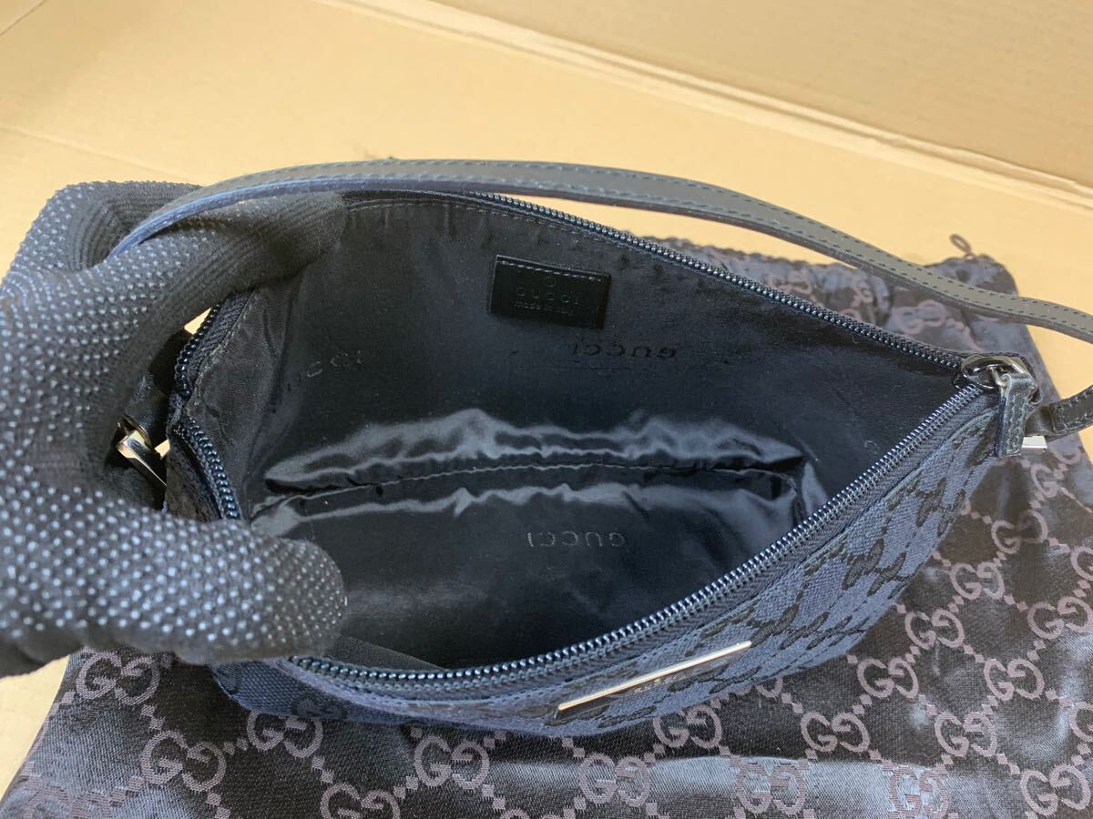SALE セール 中古 GUCCI グッチ アクセサリーポーチ GG柄キャンバス×レザー ハンドバッグ ミニ 黒 パーティバッグ 保存袋付き 送料無料_画像7