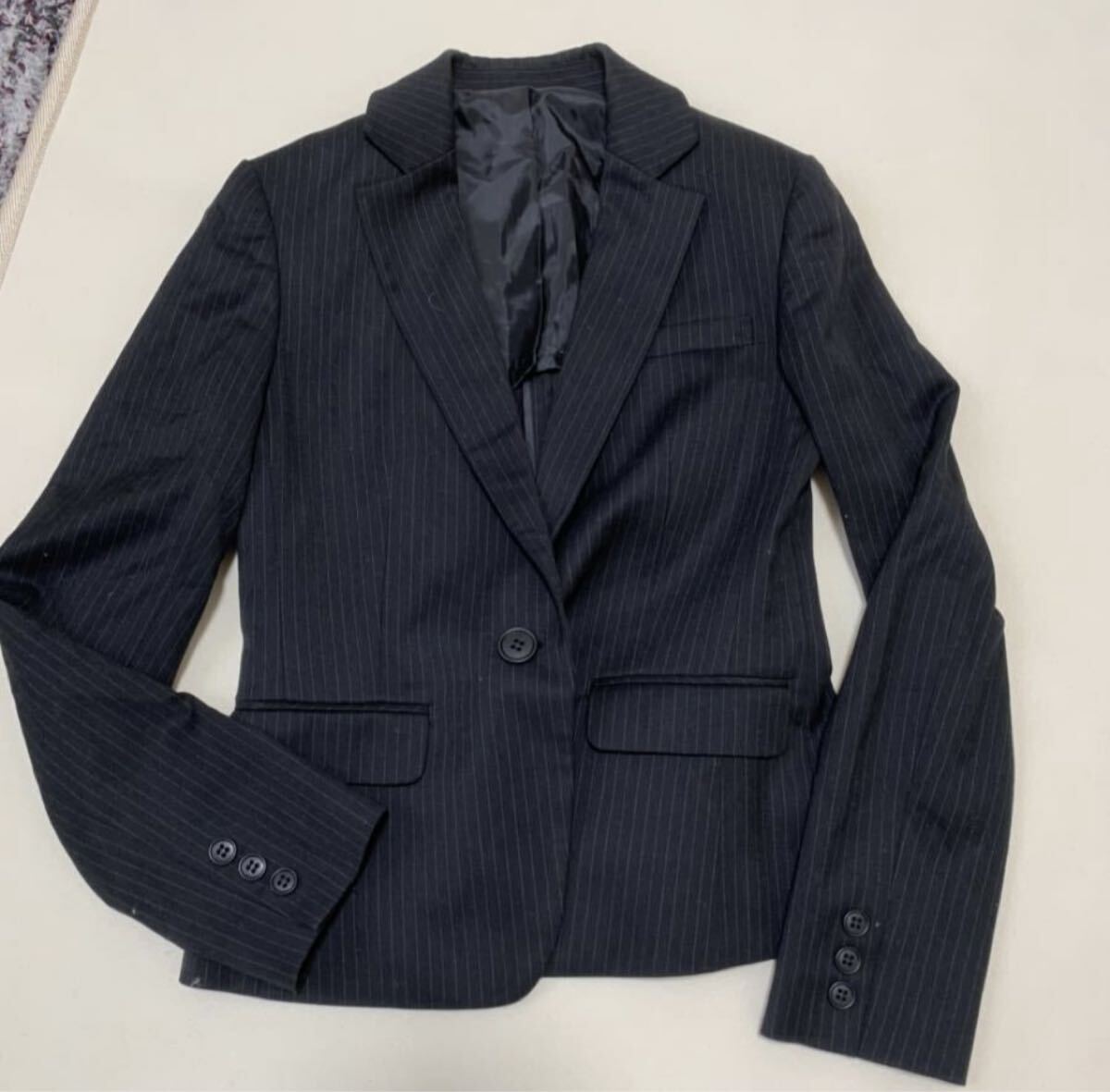 COMME CA ISM コムサイムズ 黒 セットアップ上下 ジャケット パンツ スーツＸＳ　 パンツスーツ ストライプ_画像2