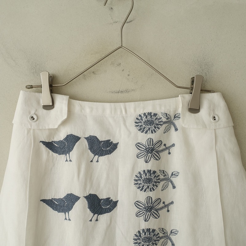 ミナペルホネンランドリー mina perhonen laundry *tori to hana リネン刺繍臺(tái)形スカート*36白ホワイトmina(sk33-2411-164)【62L42】