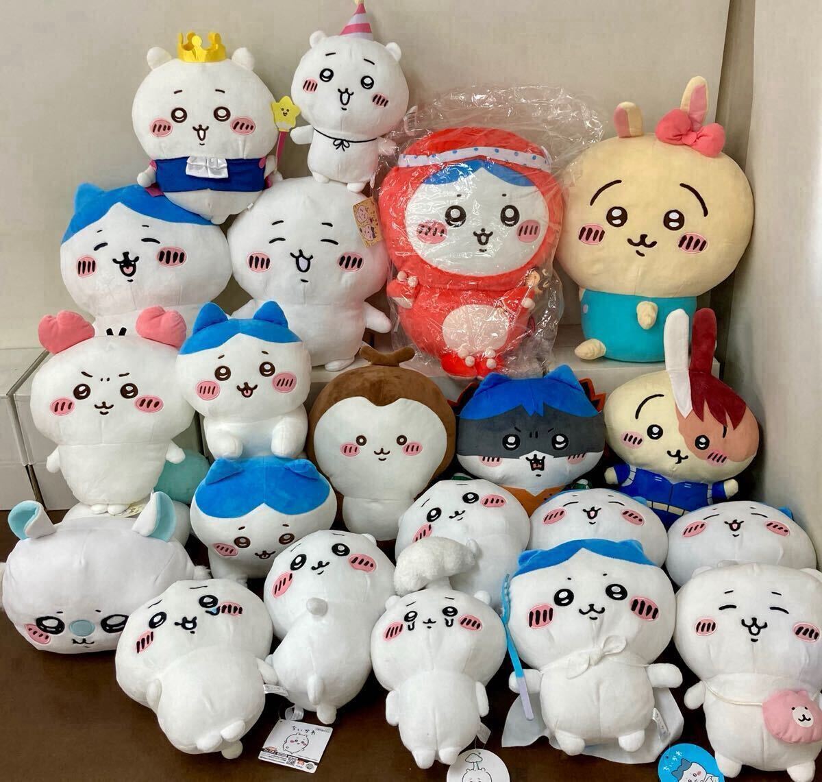 ちいかわ:ちいかわ、ハチワレ、うさぎが“お座り”ぬいぐるみに ちいかわ:ちいかわ、ハチワレ、うさぎが“お座り”ぬいぐるみに