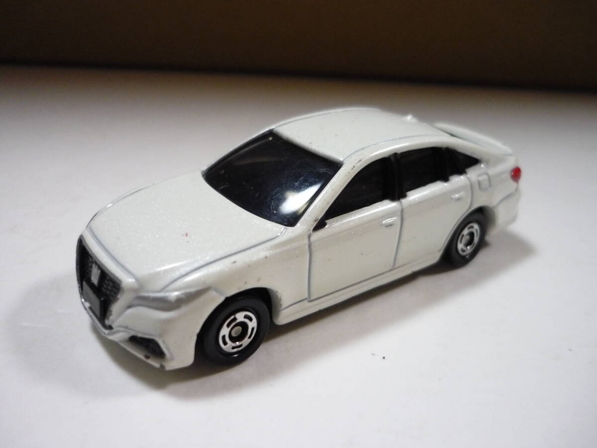 [管00]ミニカー 1/66 トヨタ クラウン(ホワイト) 2020「トミカ No.26」 ミニチュア タカラトミー