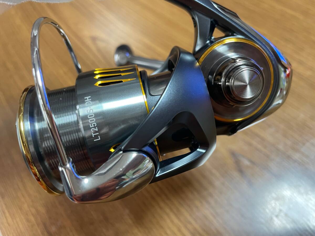 管理IDr18 極美品 ダイワ 23 エアリティ LT2500S-DH スピニング 管理IDr18 極美品 ダイワ 23 エアリティ LT2500S-DH スピニング