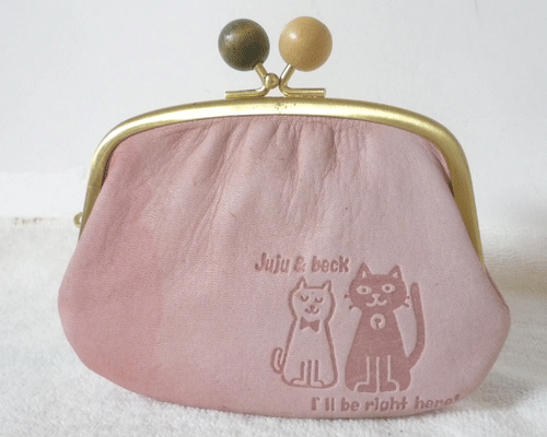 ボックス21 box21 レザー ライトピンク 猫、英字ロゴ、ドット柄型押し 小銭入れ がま口コインケース_画像1