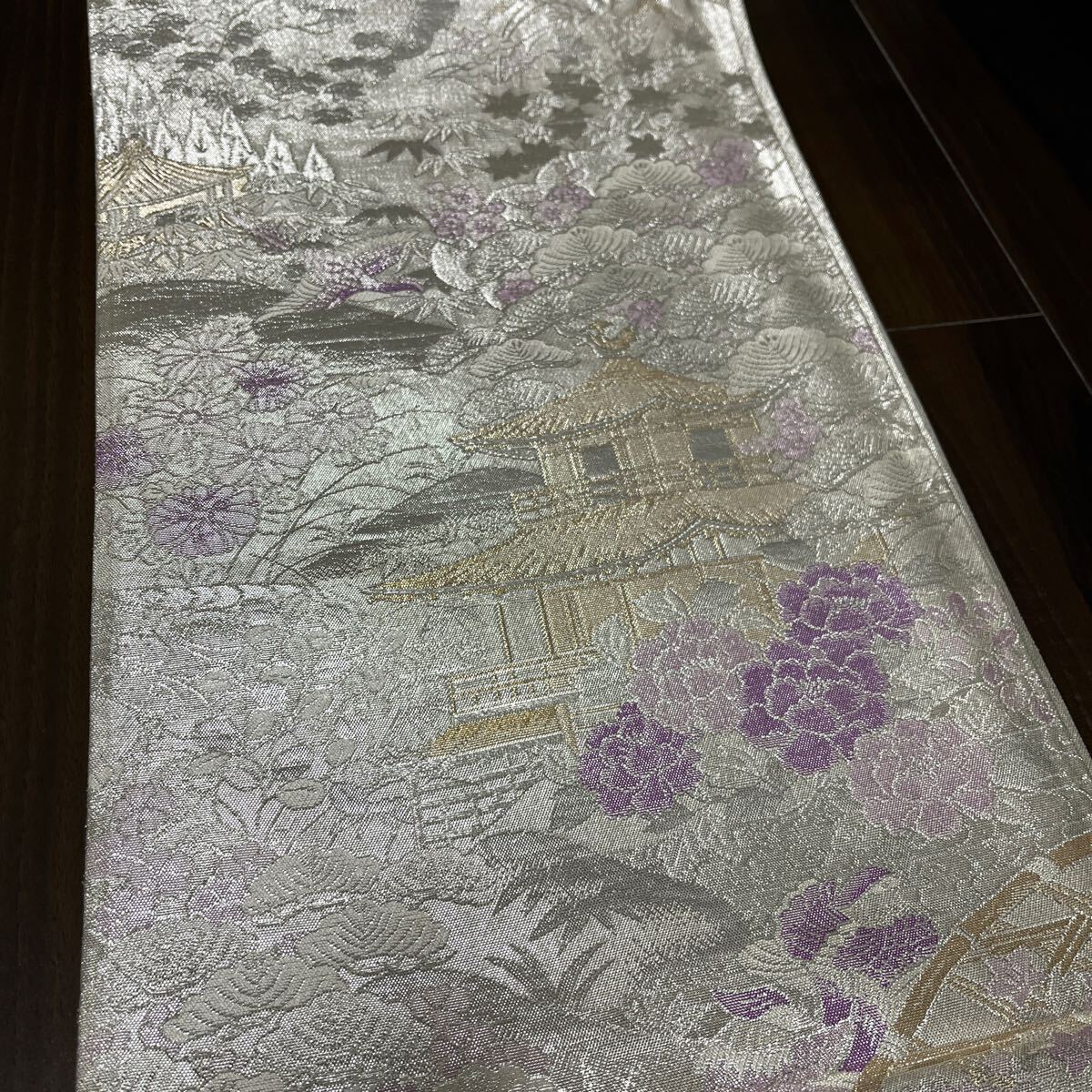 袋帯☆900織 佐賀錦 日本風景画 お城 シルバー 正絹 佐賀錦 礼装 フォーマル 高級 高品質 逸品 現代帯 洒落帯_画像4