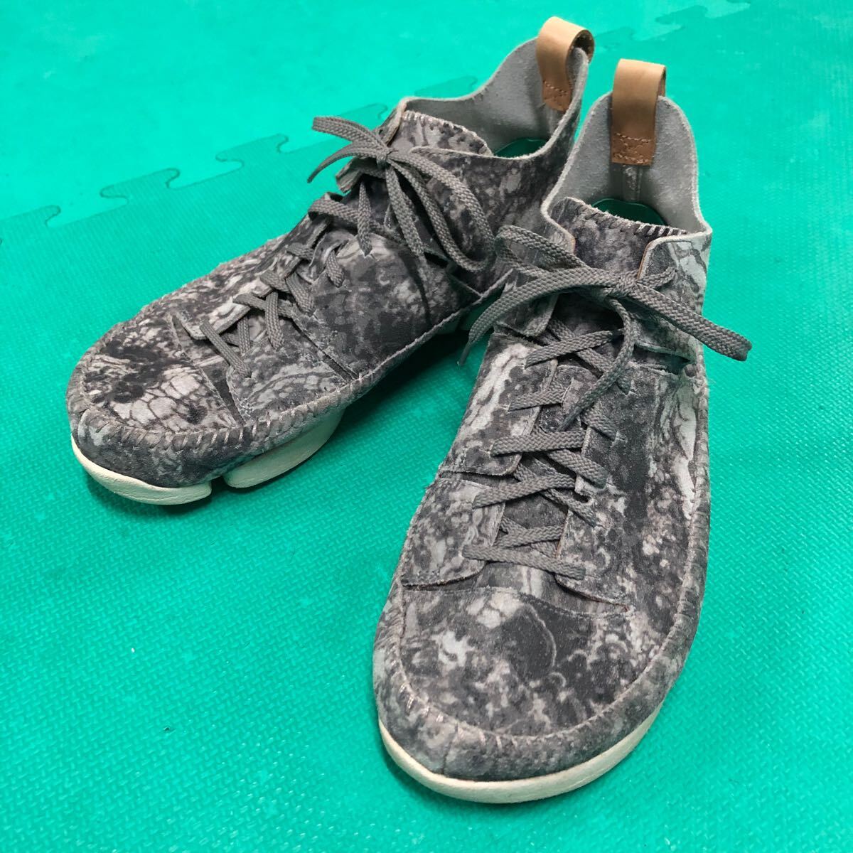 クラークス トライジェニック フレックス グレー US10 大きめ 美中古 Clarks Trigenic Flex 27cm レザー スニーカー 灰 古著 スニーカー