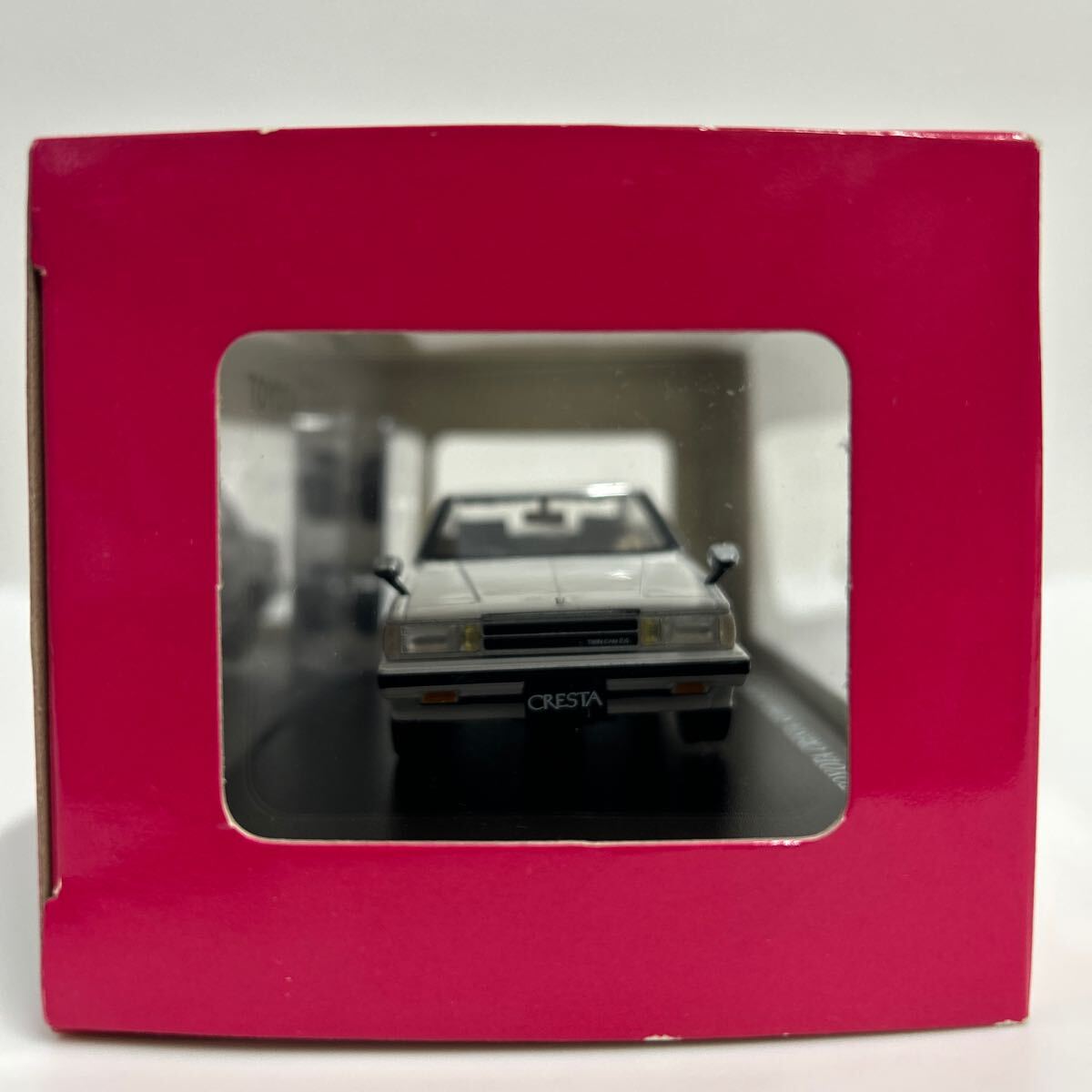 DISM 1/43 TOYOTA CRESTA Super Lucent Twincam 24 GX61 1982 DISM 1/43 TOYOTA CRESTA Super Lucent Twincam 24 GX61 1982