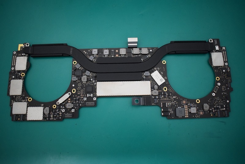 【ジャンク/現(xiàn)狀品】MacBookPro 13インチ 2017 4 Thunderbolt3 ロジックボード　動作確認済み
