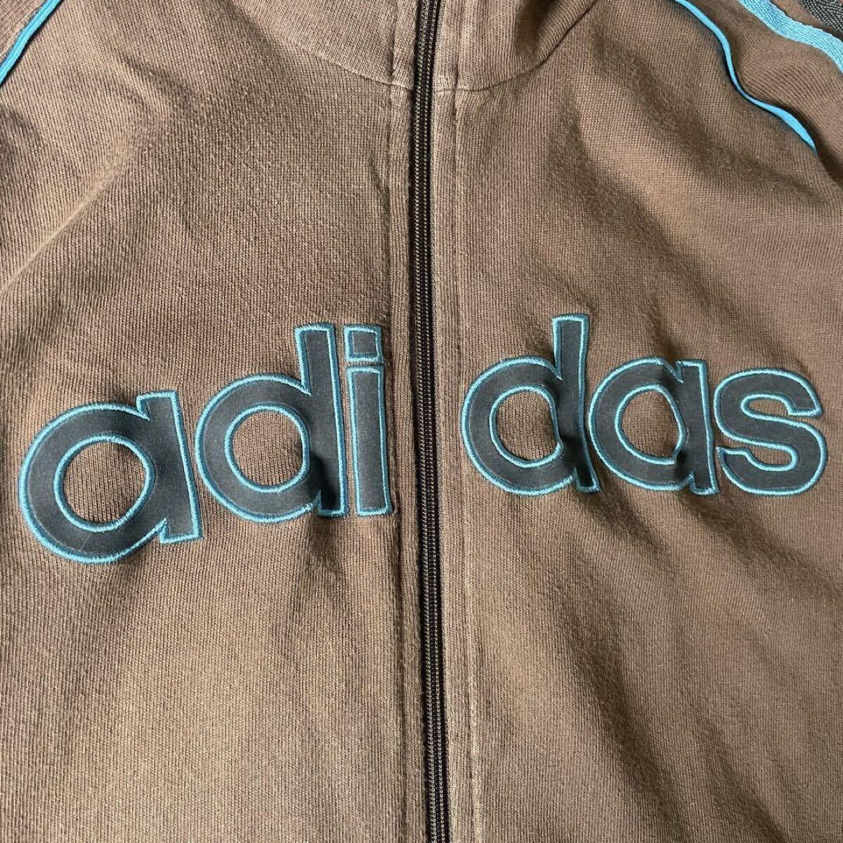 old adidas トラックジャケット 希少配色 センターロゴ 刺繍 90s old adidas トラックジャケット 希少配色 センターロゴ 刺繍 90s