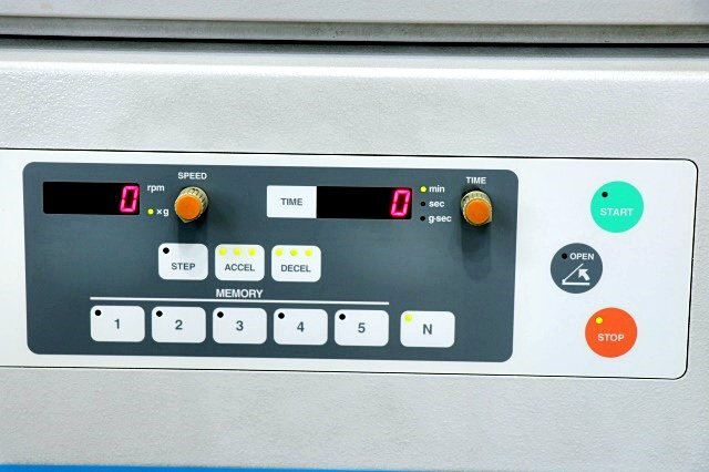 Yahoo!オークション - KUBOTA クボタ テーブルトップ 多本架遠心 Yahoo!オークション - KUBOTA クボタ テーブルトップ 多本架遠心