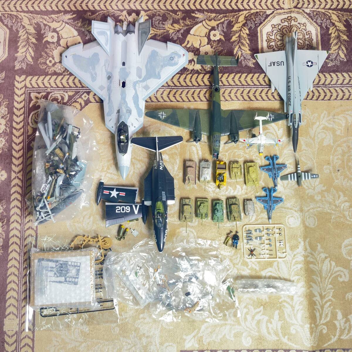 B74397 戦闘機 戦車 世界 日本 プラモデル パーツ バラ まとめ売り 軍用機 完成品 現状品 部品取り ミリタリー コレクション