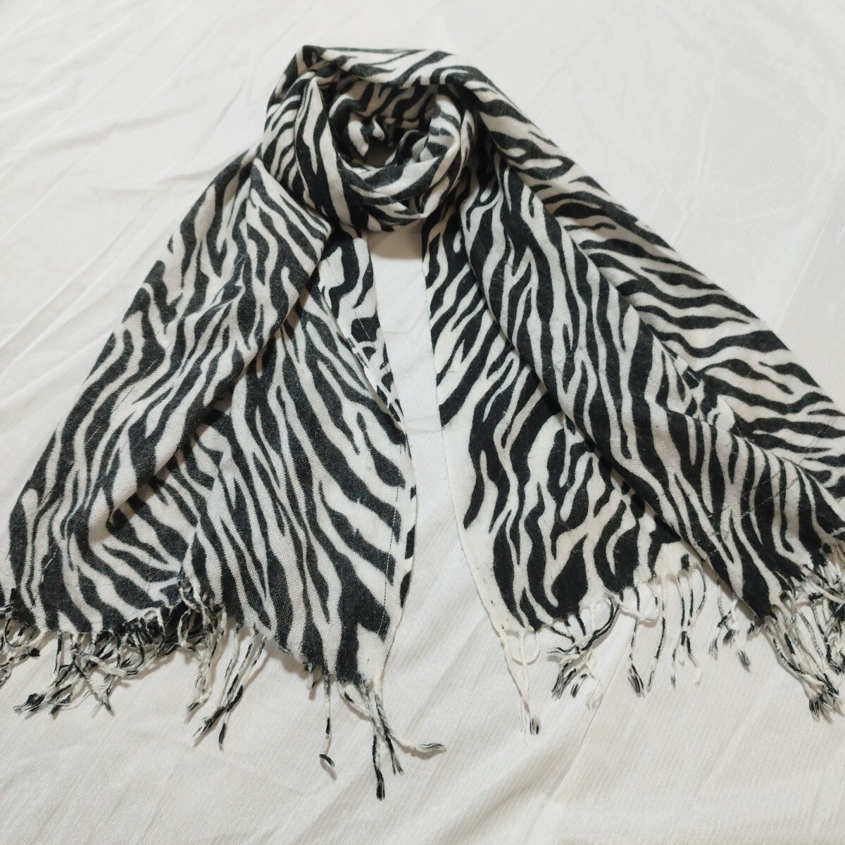 ゼブラ ストール マフラー フリンジ 大判ストール_画像1