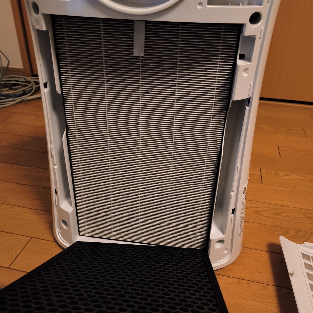 シャープ 空気清浄機 FU-S50 ホワイト 美品 別売りプレ シャープ 空気清浄機 FU-S50 ホワイト 美品 別売りプレ