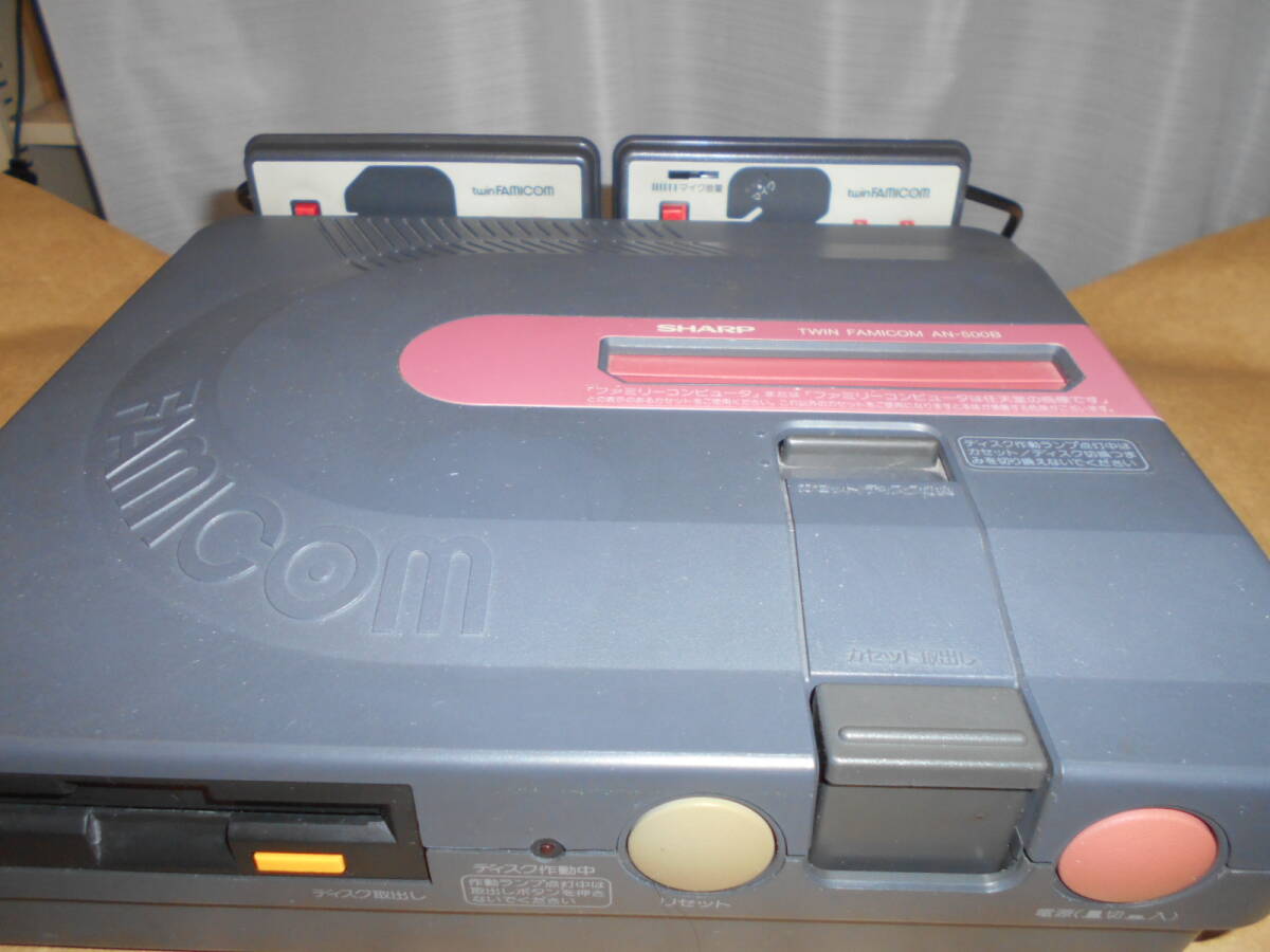 ☆ツインファミコン 本体(500-B)+付属品 箱説付き」 ☆ベルト ☆ツインファミコン 本体(500-B)+付属品 箱説付き」 ☆ベルト