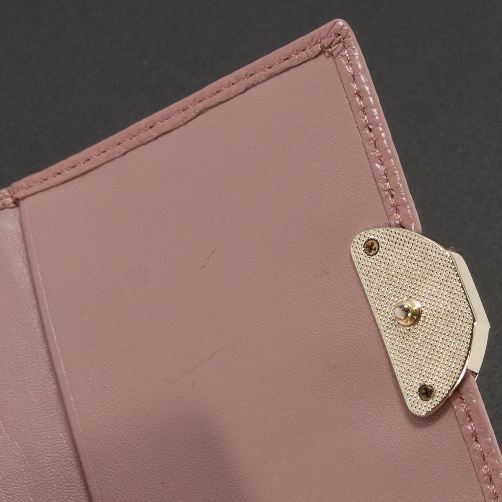 本革財布　三つ折り財布　ピンク 本革　マグネット開閉　新品　未使用品