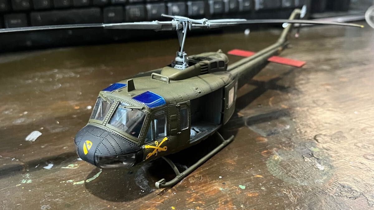 1/56 ベル・ヘリコプター UH-1D/UH-1H ヒューイ 完成品 ルビコン 1/56 ベル・ヘリコプター UH-1D/UH-1H ヒューイ 完成品 ルビコン