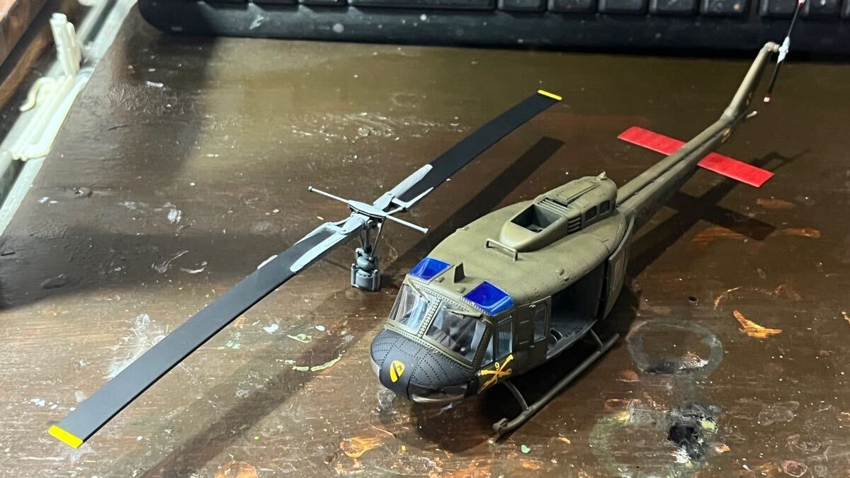 1/56 ベル・ヘリコプター UH-1D/UH-1H ヒューイ 完成品 ルビコン 1/56 ベル・ヘリコプター UH-1D/UH-1H ヒューイ 完成品 ルビコン