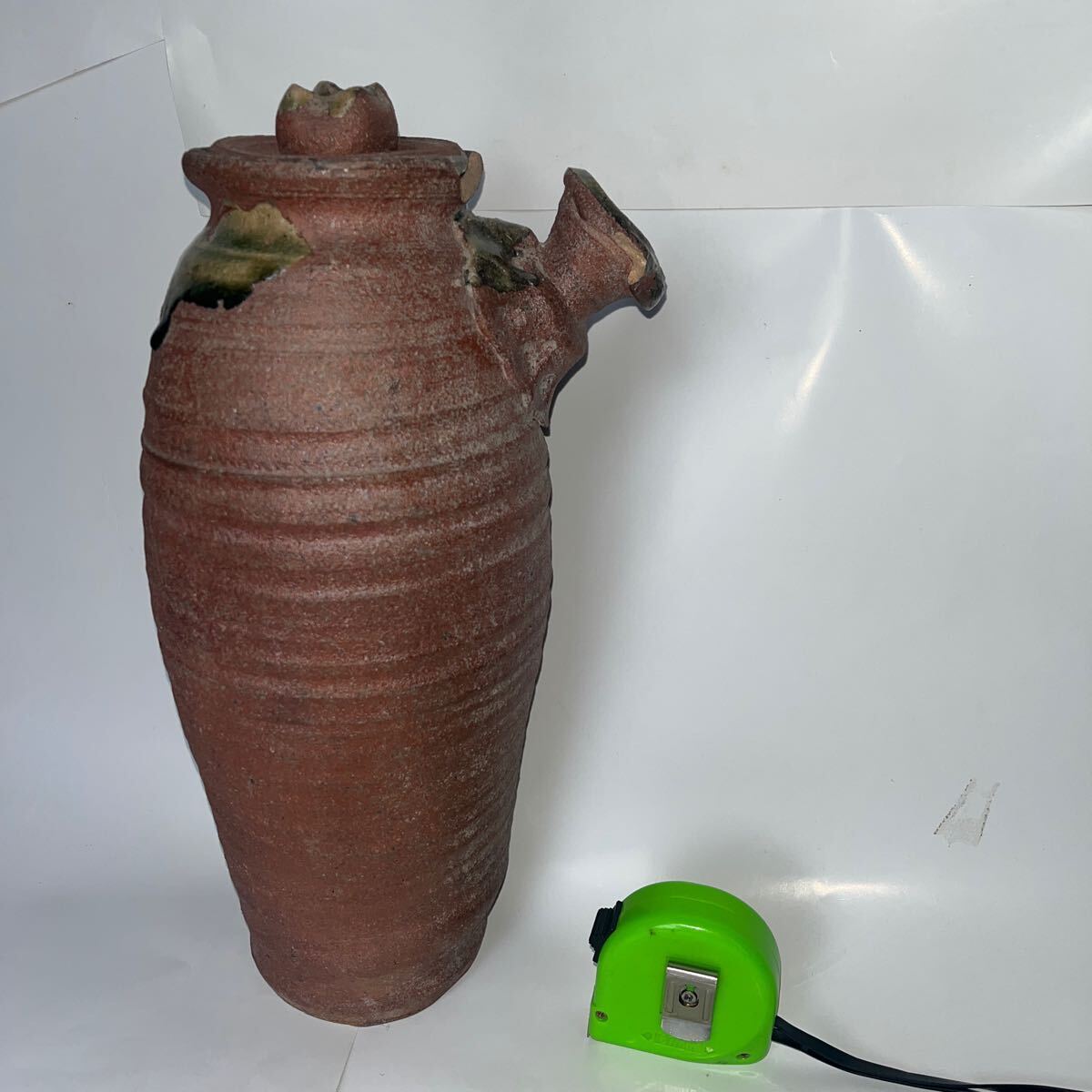 信楽焼★フタ付き壺 耳付き壺 芳斎 素焼 骨董 コレクション アンティーク 焼き物 飾り壺 蔵出 花器 壷 日本の陶芸 工芸品 実家整理 茶道_画像2