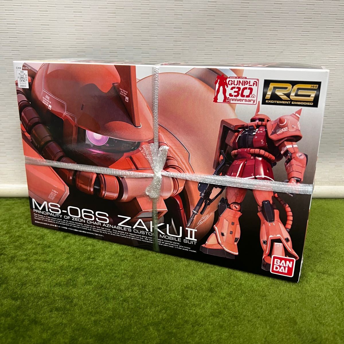 ★☆新品未使用品 BANDAI/バンダイ プラモデル RG MS-06S シャア専用ザク 1/144 機動戦士ガンダム