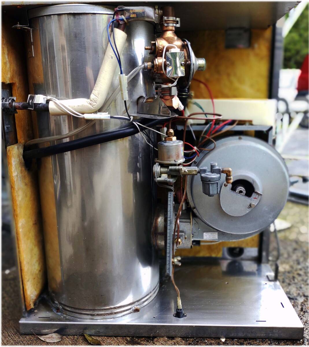 長府 石油給湯器 IBF386SRG とリモコンスイッチ中古動作品(給湯 長府 石油給湯器 IBF386SRG とリモコンスイッチ中古動作品(給湯
