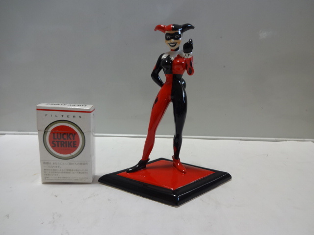 バットマン　ワーナーブラザース　ハーレークィーン Harley Quinn 陶器製　数量限定品　ナンバー入り　未使用品に近い　綺麗です。