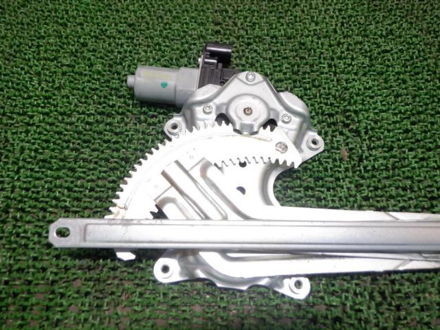 デイズ DBA-B21W 右Fドアレギュレータ・モーター SLN(W13)_画像2