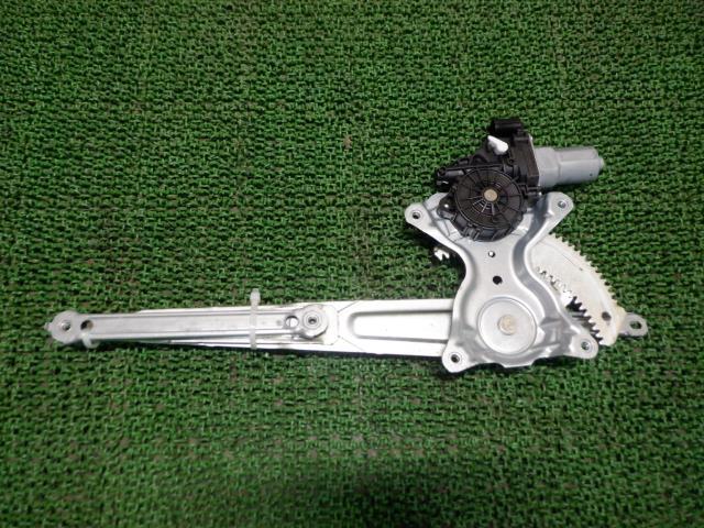 デイズ DBA-B21W 右Fドアレギュレータ・モーター SLN(W13)_画像7