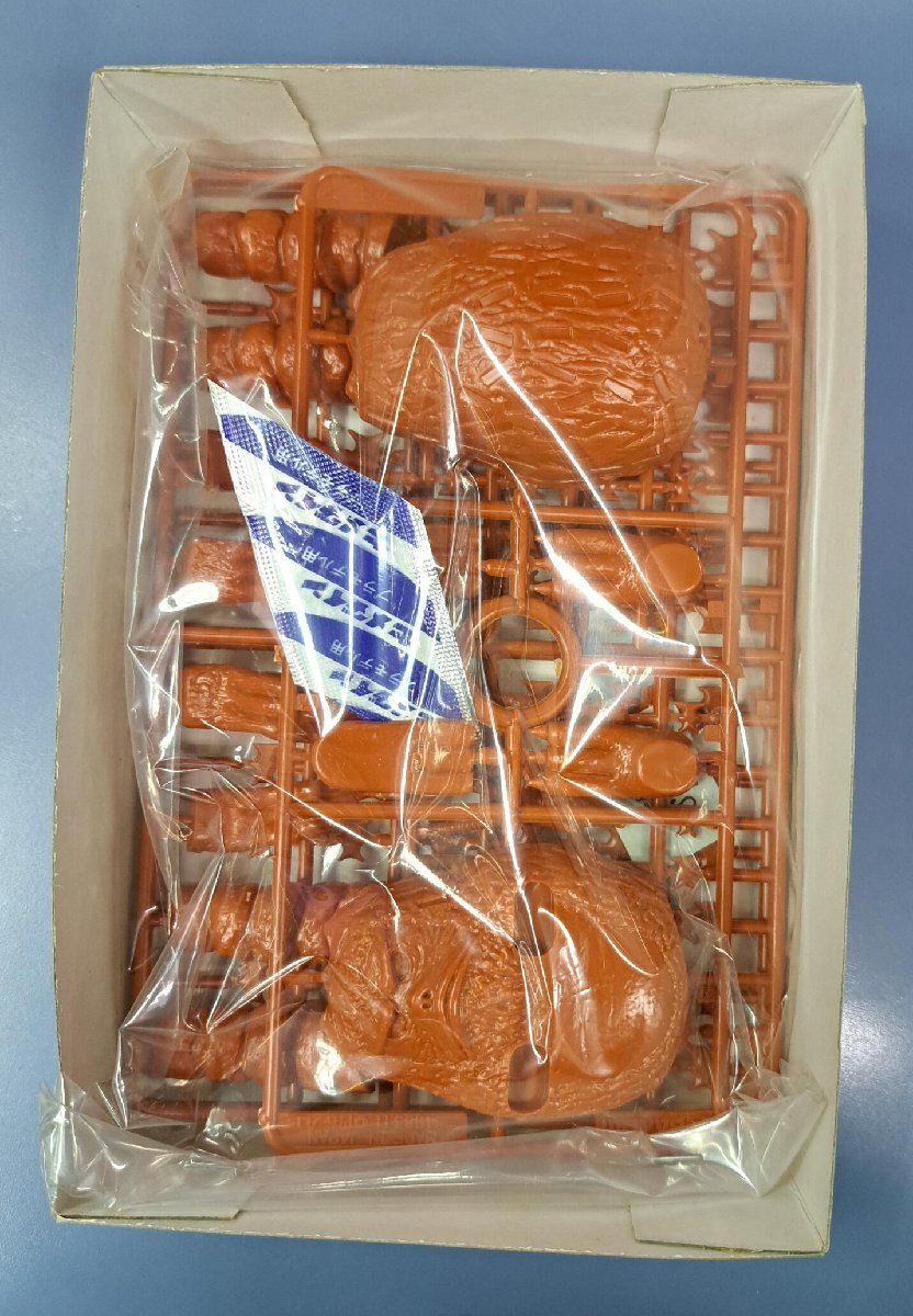 ガラモン プラモデル The特撮Collction セミ人間付 1/350 ガラモン プラモデル The特撮Collction セミ人間付 1/350