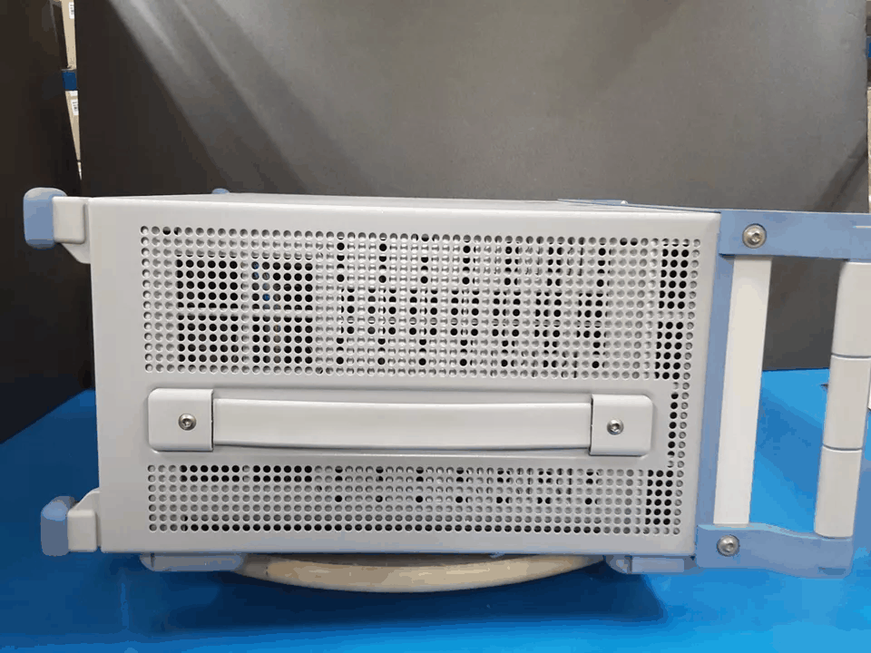 [NBC] R&S AMU200A: ベクトルシグナルジェネレータBaseband Signal Generator and Fading Simulator (0475)