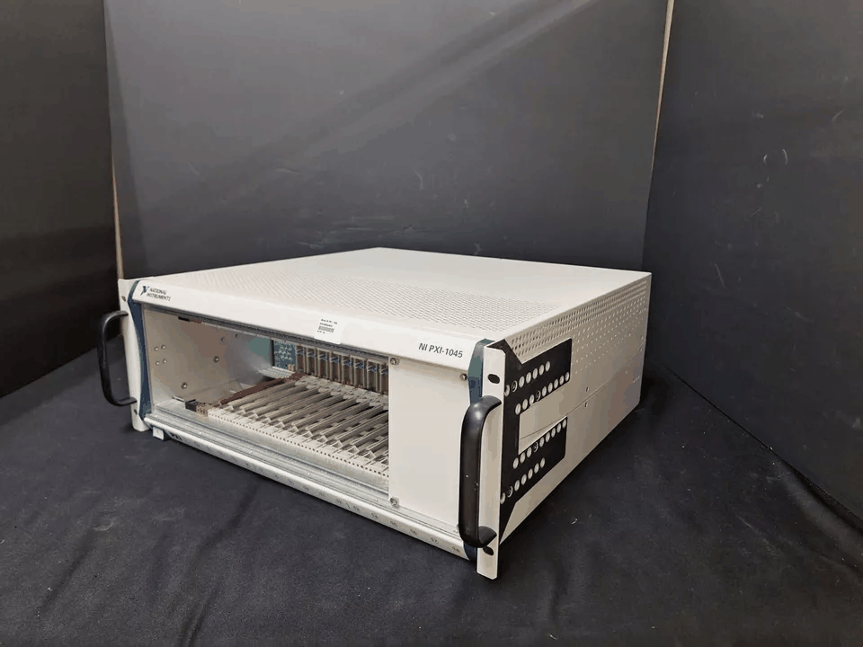 [NBC]「現(xiàn)狀販売」NI PXI-1045 (P/N: 189105F-01) Chassis (中古 4B4D)