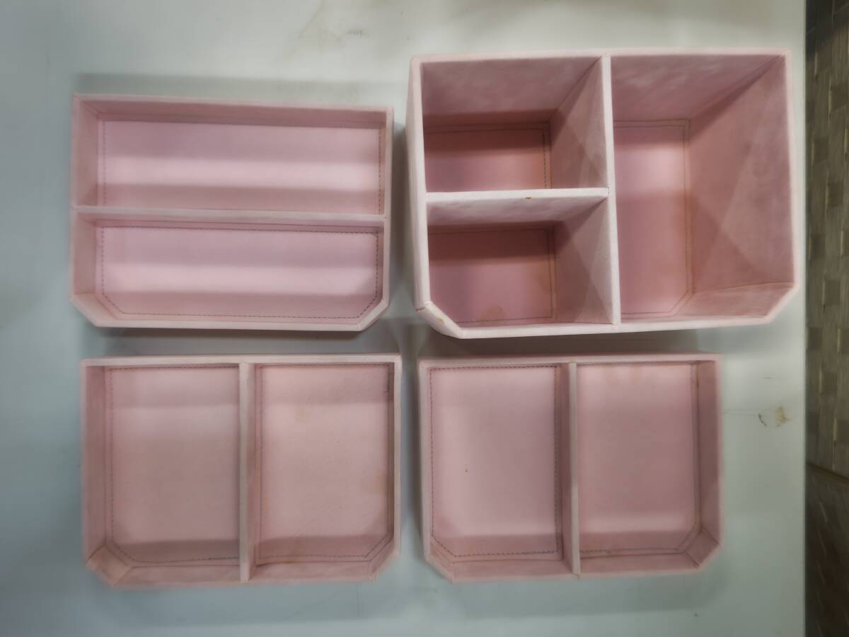 あ//つH2785【良品?保管品】アルミ　コスメ　BOX MB-1008 鍵付き　卓上ドレッサー　メイクボックス　