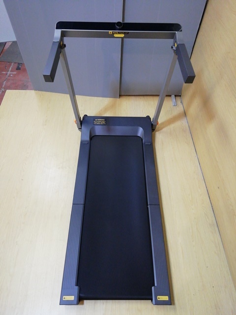 あ//つH2514【2024年製・良品】 ランニングマシン　ルームランナー　KINGSMITH WalkihgPad Treadmill TRG1F コンパクト