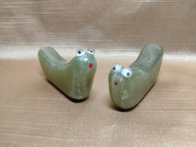 ネフライト　と思われる　ニョロな　箸置き?。菠摹☆喐钉〈螭使从裰谱鳏恕? />
                                    </span> 
                                </div>

								<div   id=