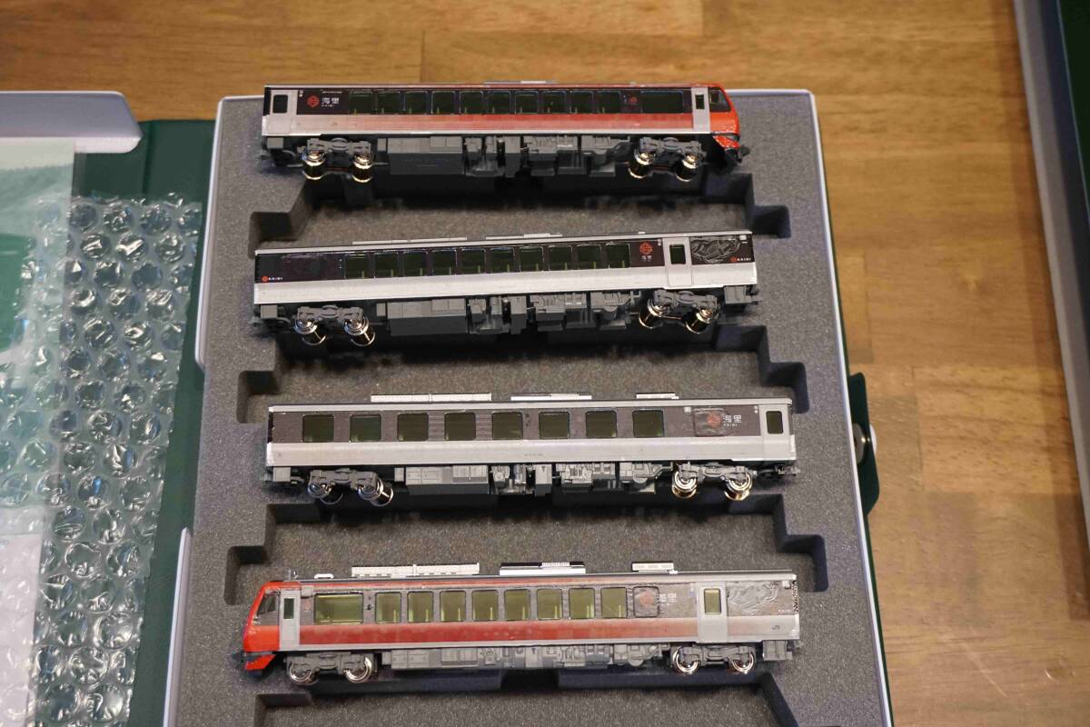 KATO製 HB-E300系 「海里」ラッピング仕様 4両編成セット KATO製 HB-E300系 「海里」ラッピング仕様 4両編成セット