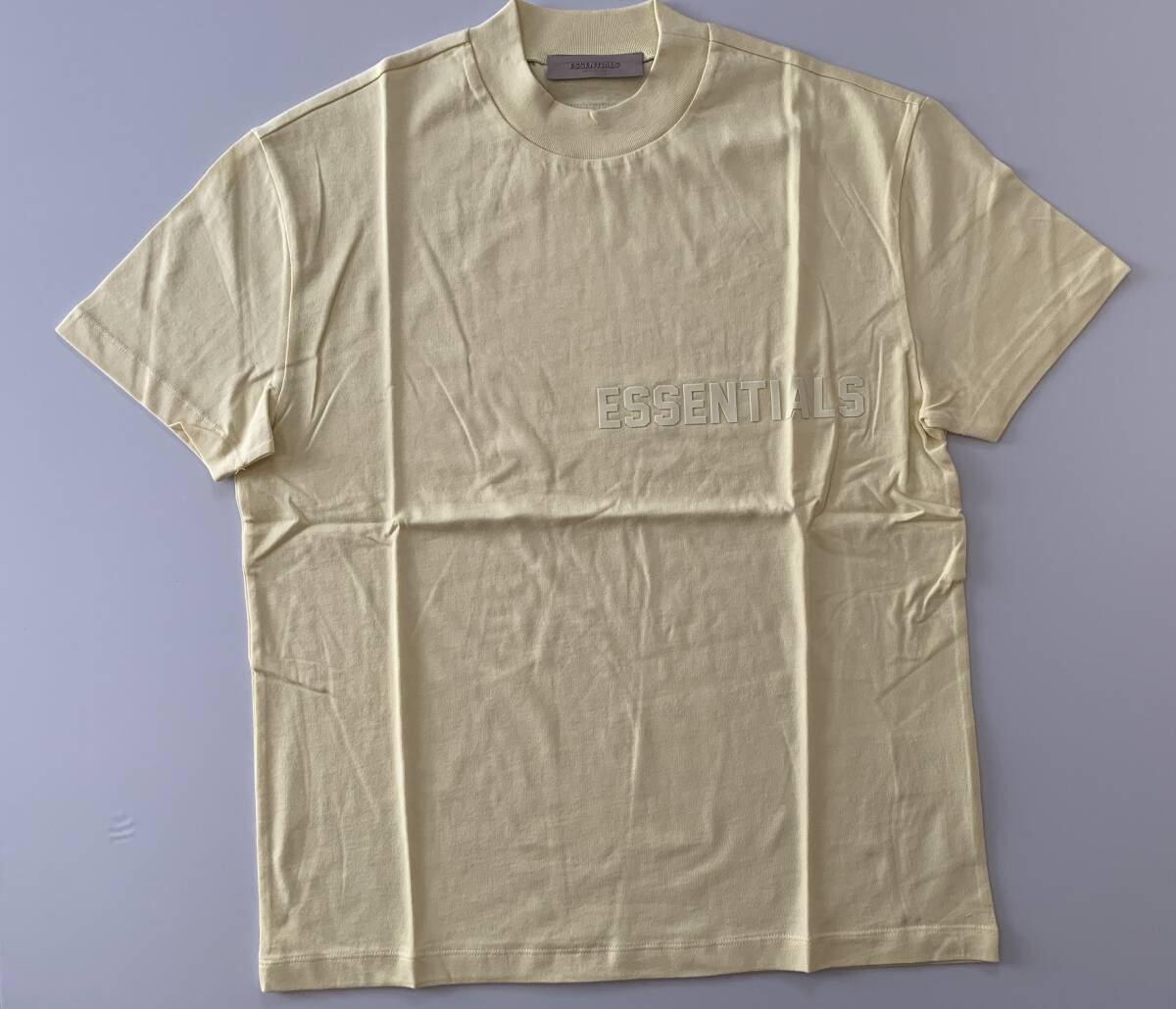 ESSENTIALS イエロー フロック TEE