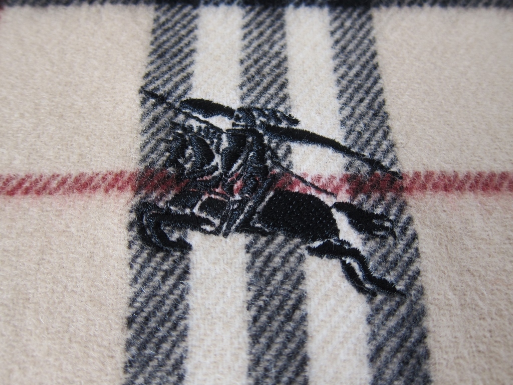 BURBERRY バーバリー　ウール大判ひざ掛け(75×150フサ含む)　ラムウール100% 　ベージュチェック柄　西川産業(yè)　未使用
