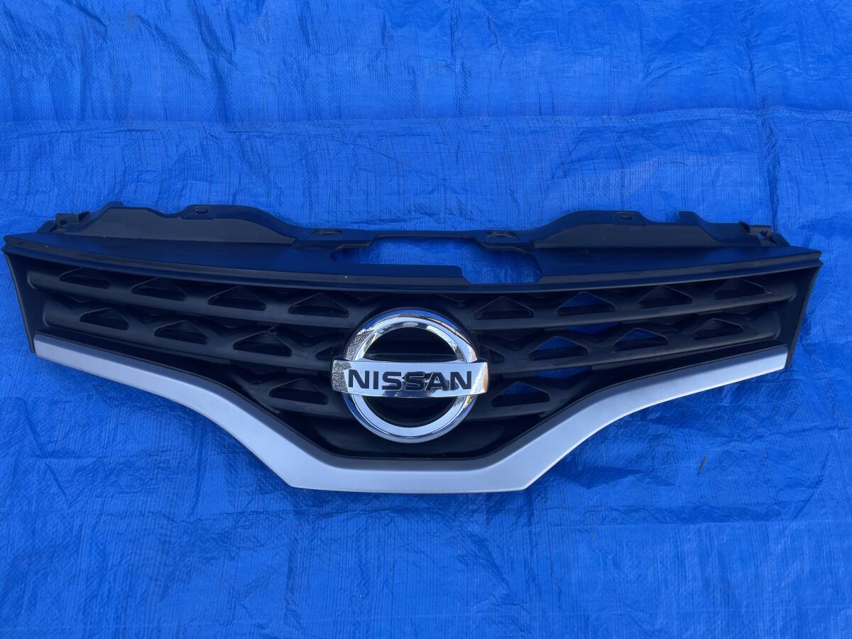 【小傷1箇所】NV200 バネット M20 後期 純正 フロントグリル 62310 JX00A 中古