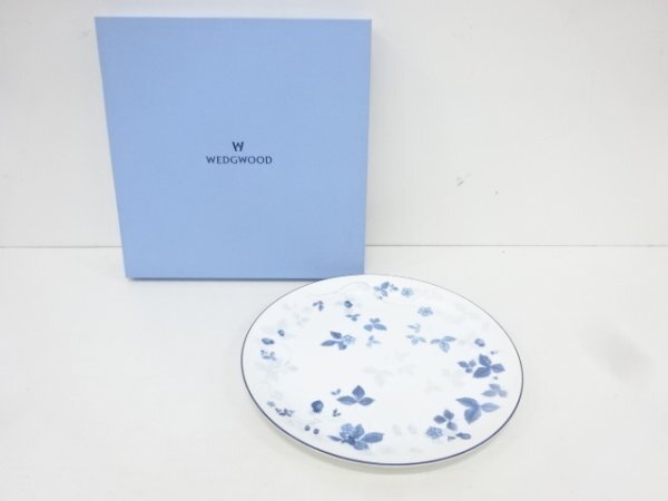 ys7190330; 宗sou WEDGWOOD　ストロベリーブルー　プレート（27センチ）