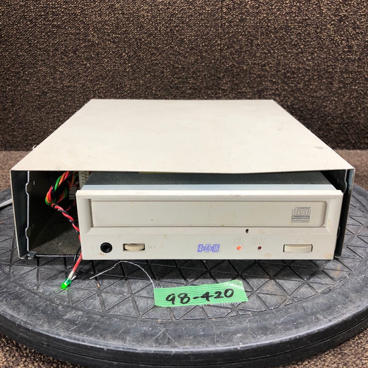 Yahoo!オークション - 98-420 激安 レトロPC パーツ 外付け CD-R Yahoo!オークション - 98-420 激安 レトロPC パーツ 外付け CD-R