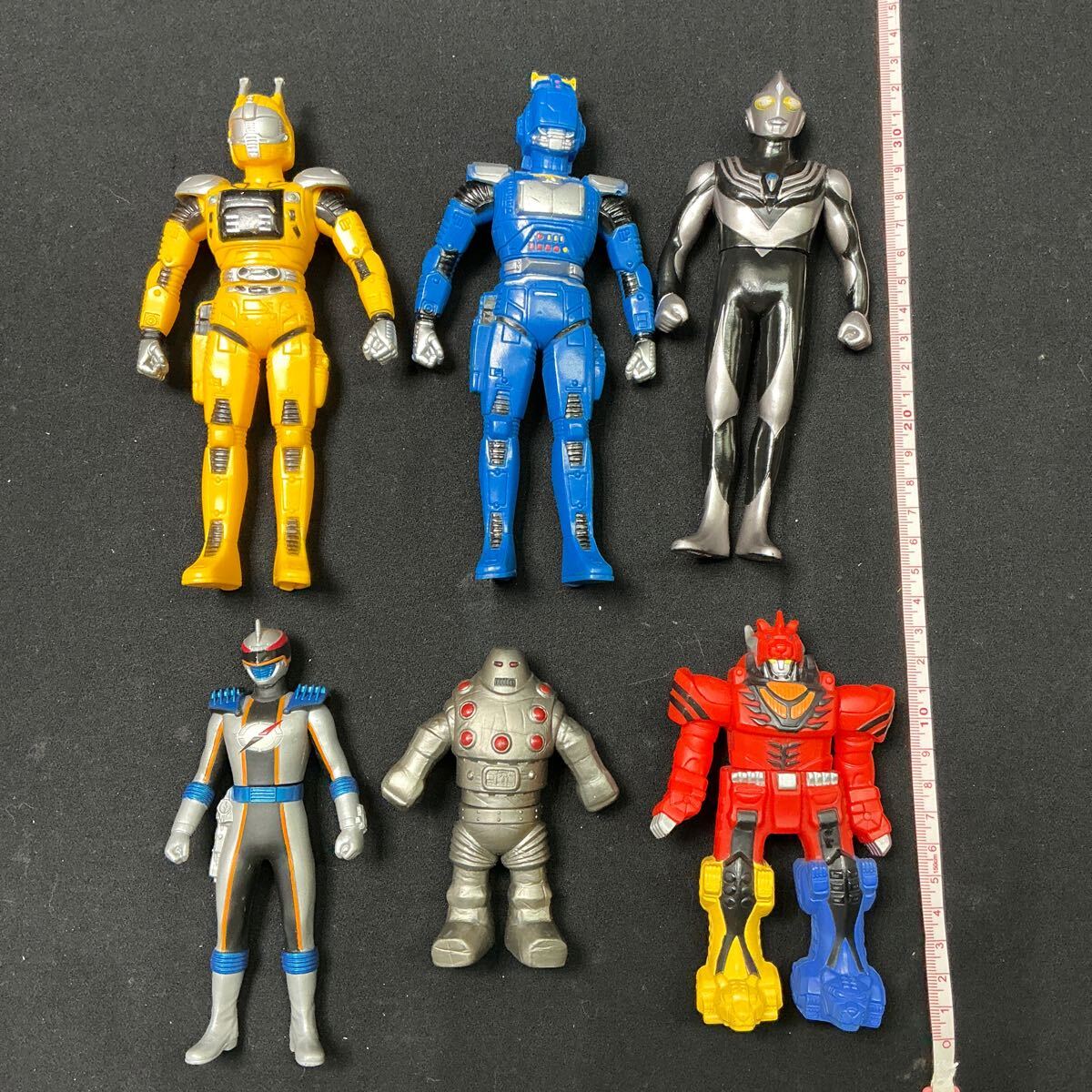 A547】送無 仮面ライダー 戦隊物 ウルトラマン他 ソフビ A547】送無 仮面ライダー 戦隊物 ウルトラマン他 ソフビ