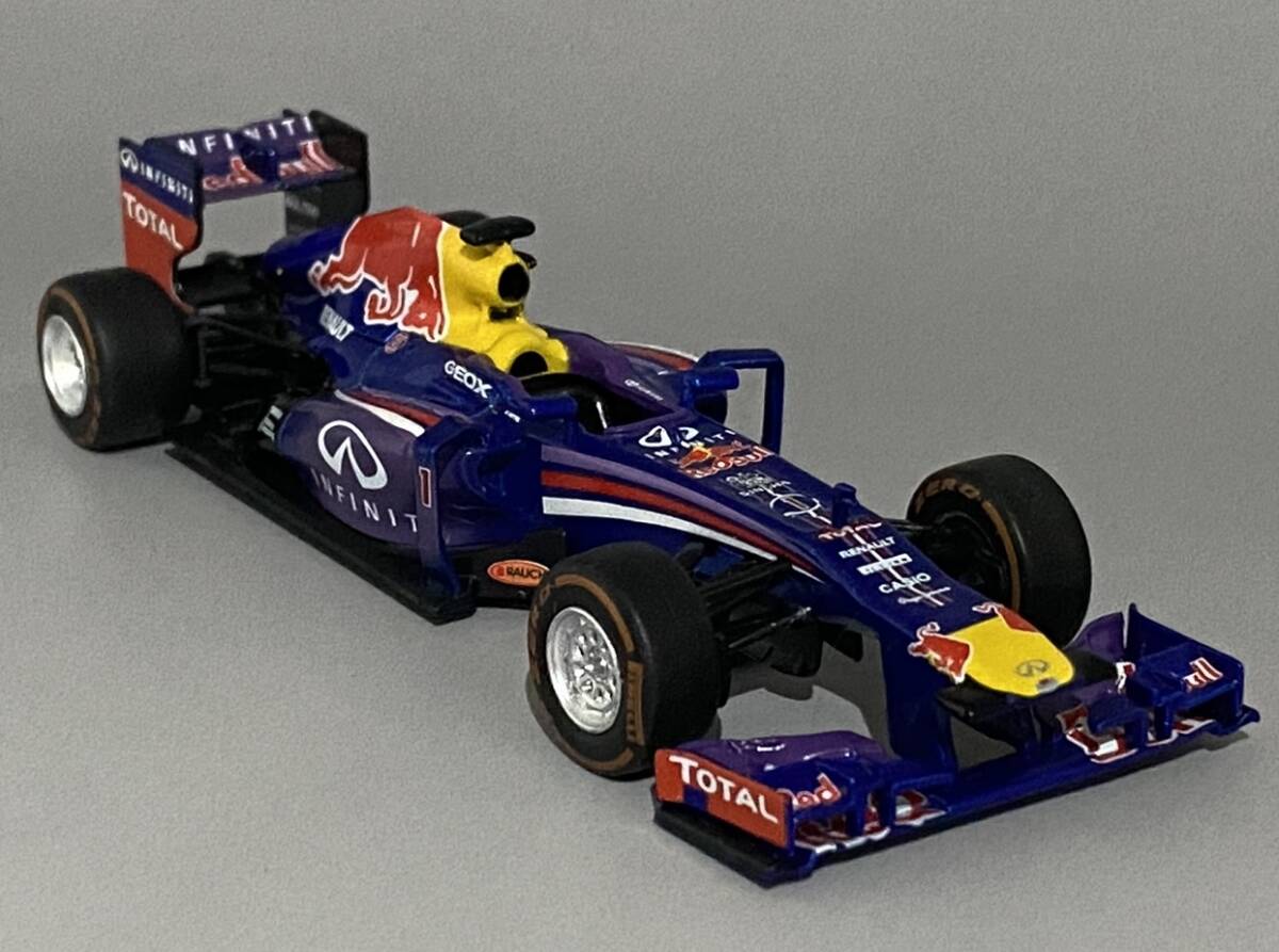 1/43 F1 Red Bull RB9 2013 Sebastian Vettel ◆ 1位 2013 FIA F1 World Championship ◆ Infiniti Red Bull Racing-Renault