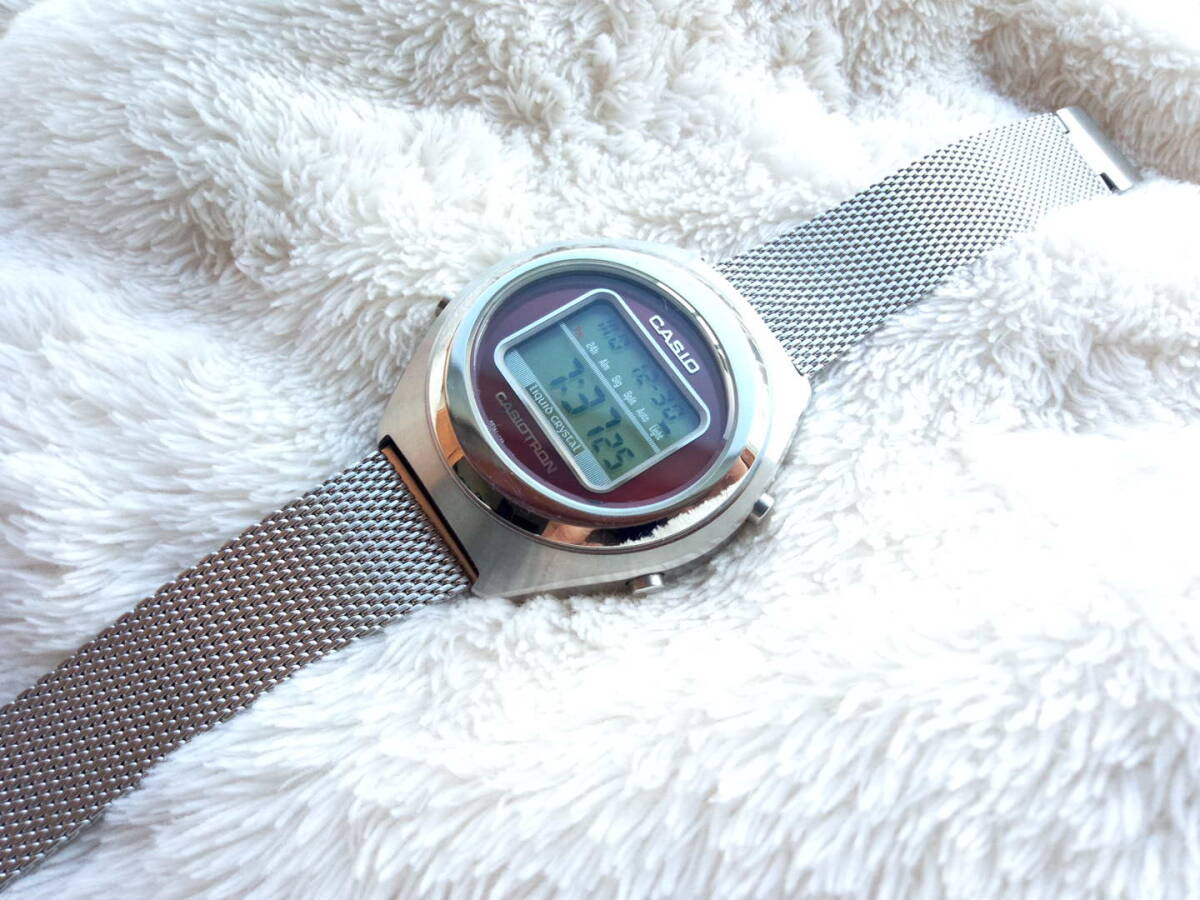 美品 CASIO カシオトロン TRN-03 ボルドー デジタル腕時計 90 美品 CASIO カシオトロン TRN-03 ボルドー デジタル腕時計 90