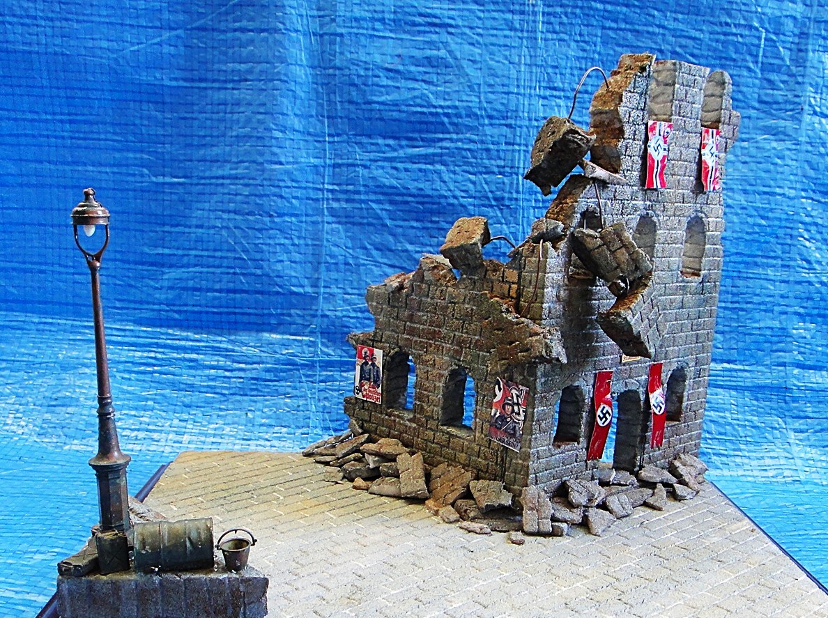 1/35お安く(ゲシタボ本部跡地)　ベース台　完成品 ミリタリー　ジオラマ